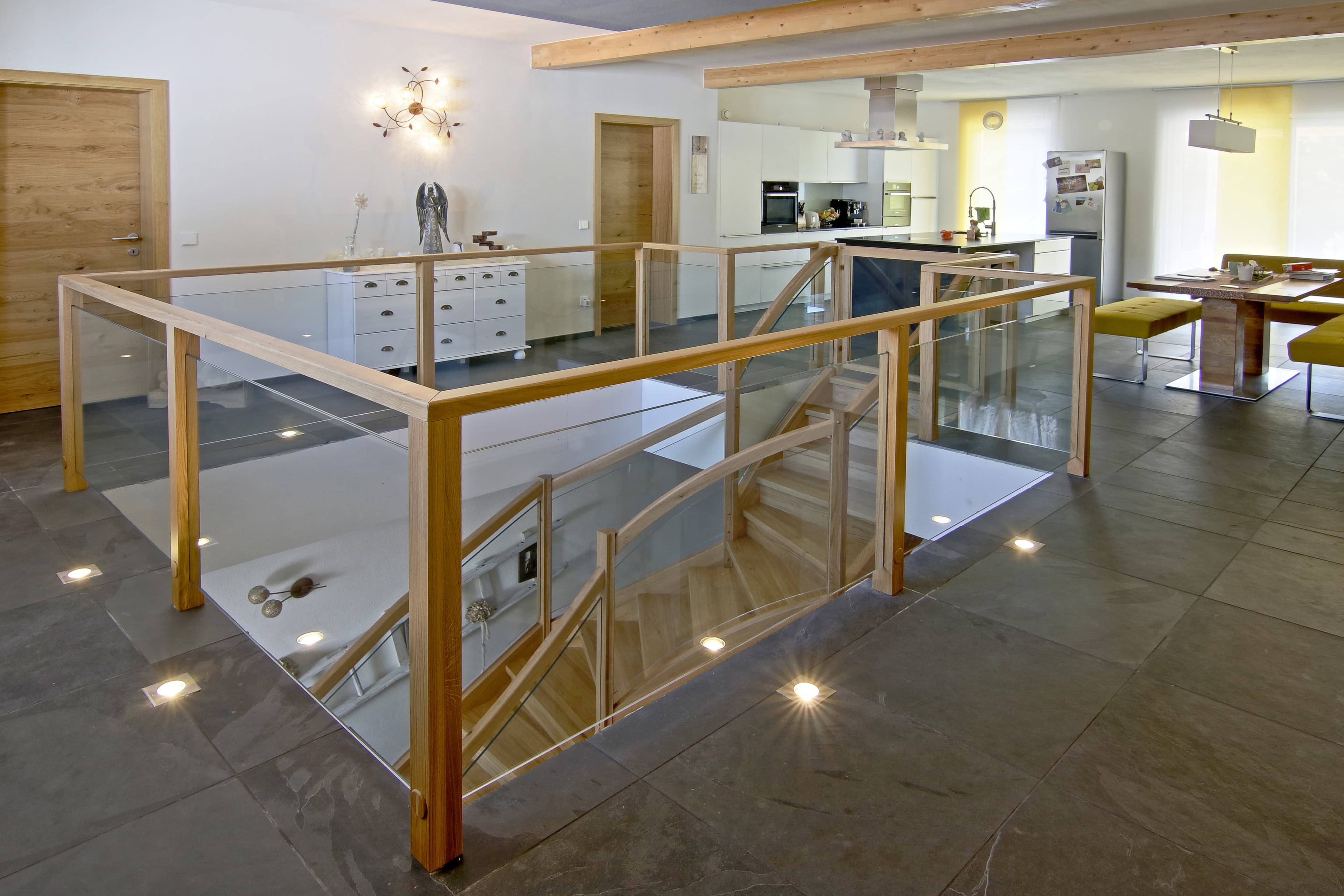 Modernes Geländer aus Eiche und Glas - Bild 1