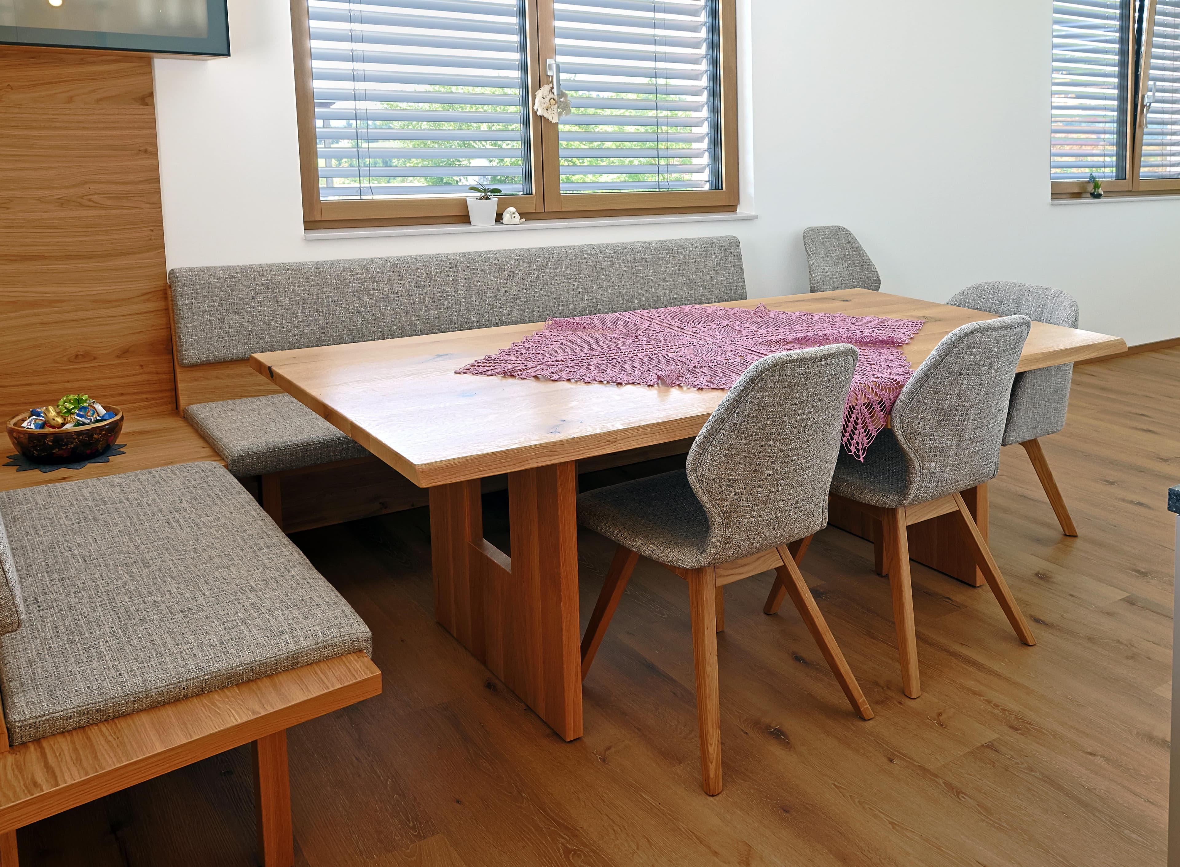 Esstisch aus massiver Eiche - Bild 1