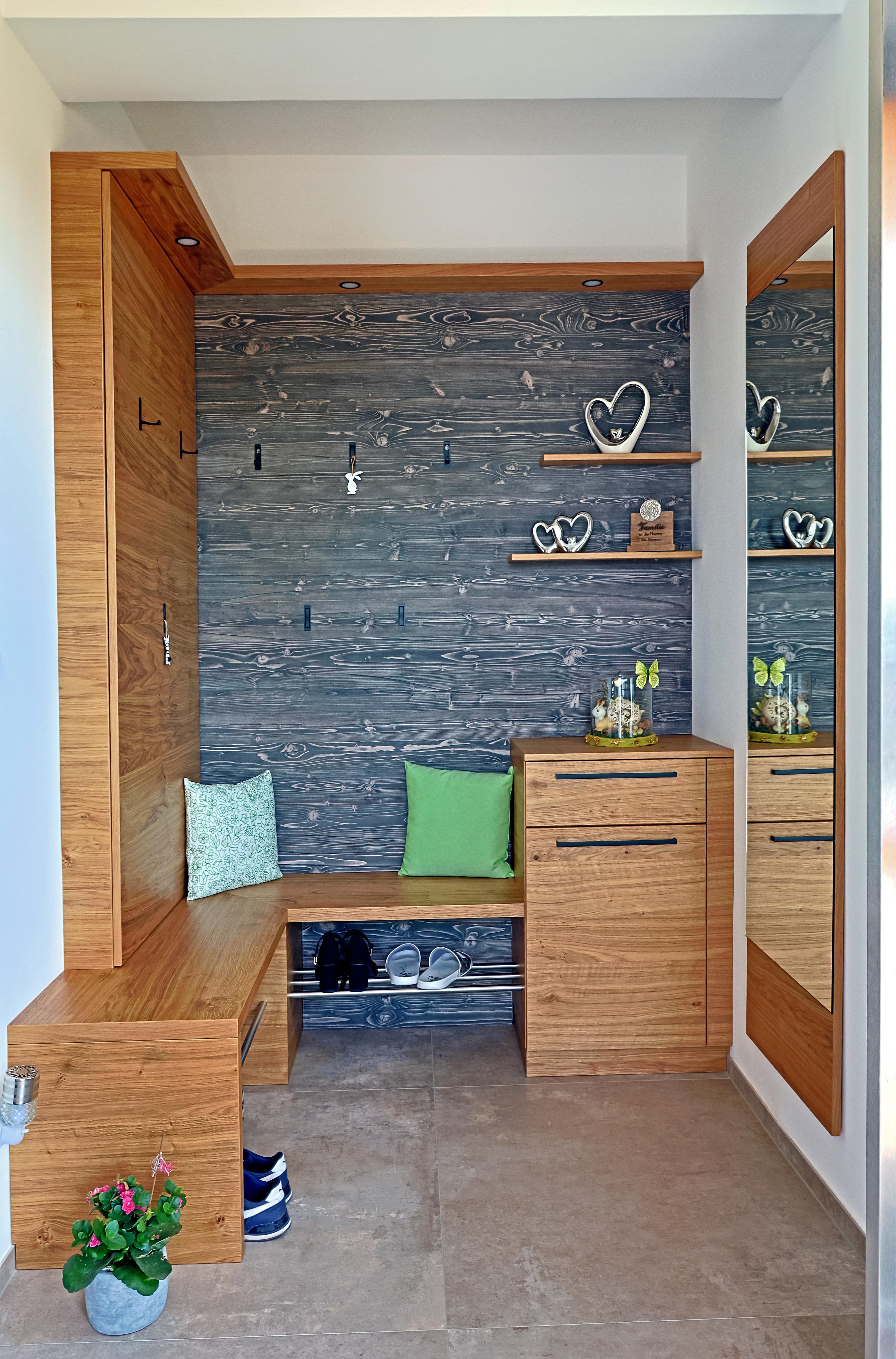 Garderobe aus Eiche und Altholzoptik - Bild 1