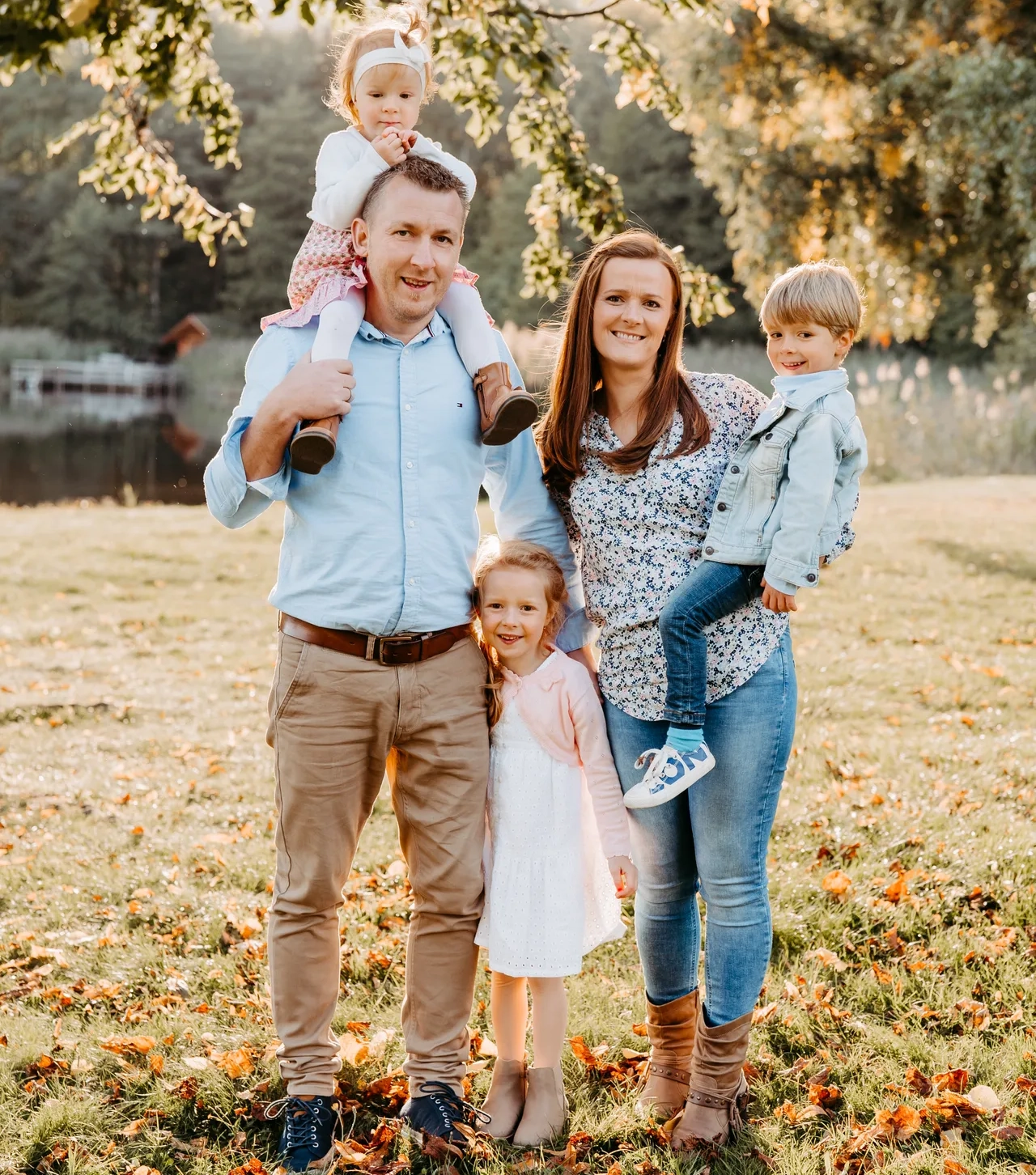 Junge Familie Temper mit Kindern - zweite Generation der Tischlerei