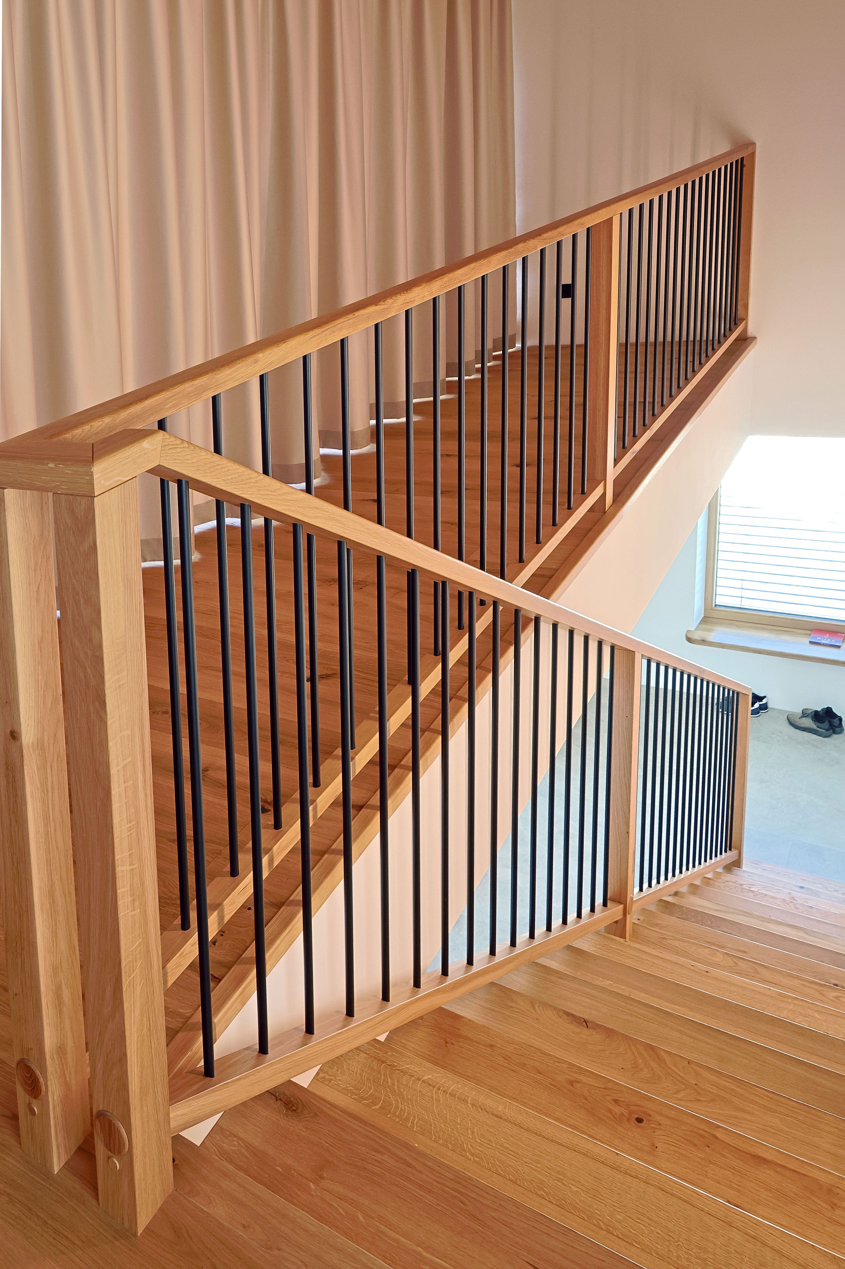Geländer aus Eiche mit Metallstäbchen